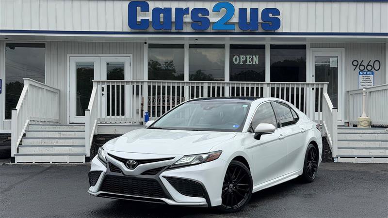 Used 2022 Toyota Camry XSE FWD image 2