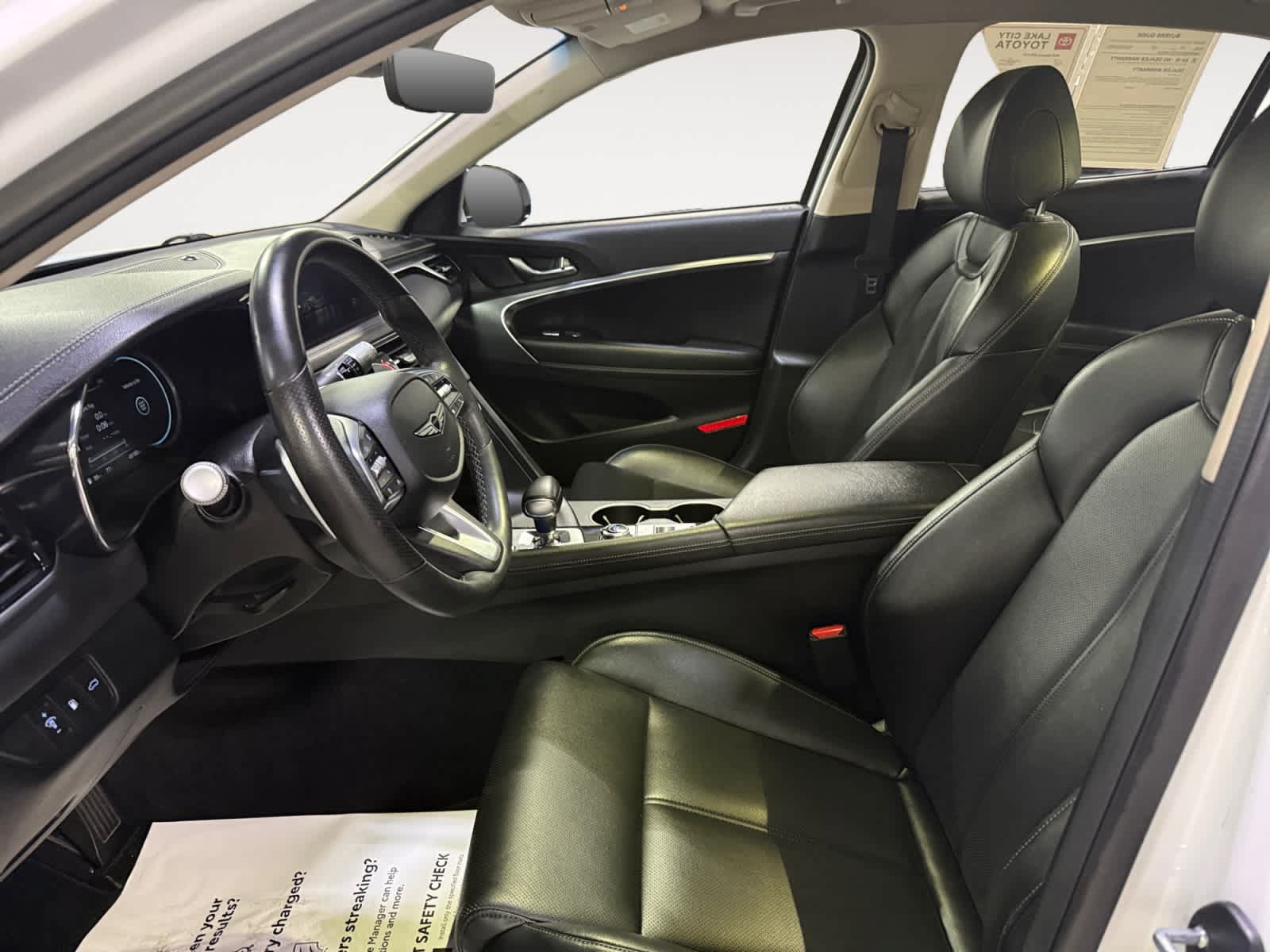 Used 2025 Genesis G70 2.5T RWD image 15