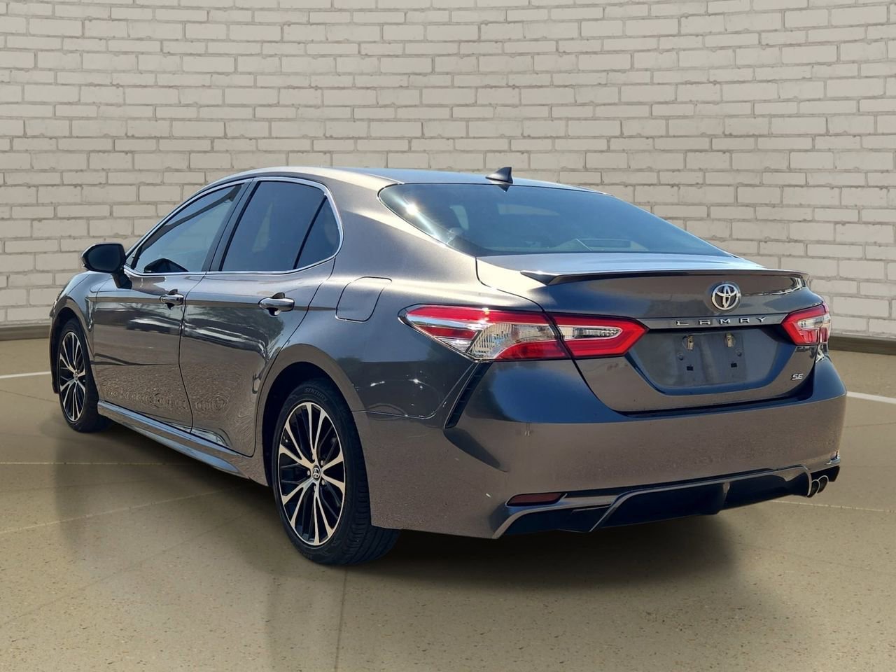 Used 2020 Toyota Camry SE w/ Carpet Mat Package FWD image 7