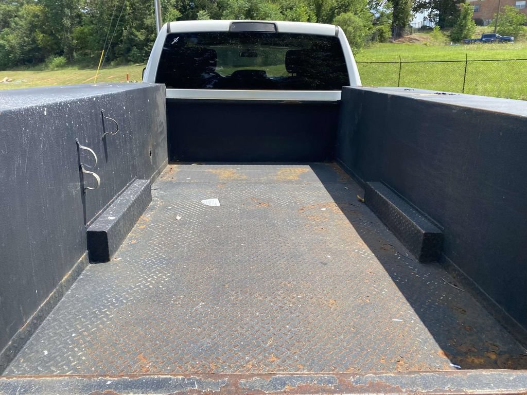 Used 2018 RAM 3500 Tradesman w/ Chrome Appearance Group RWD image 13