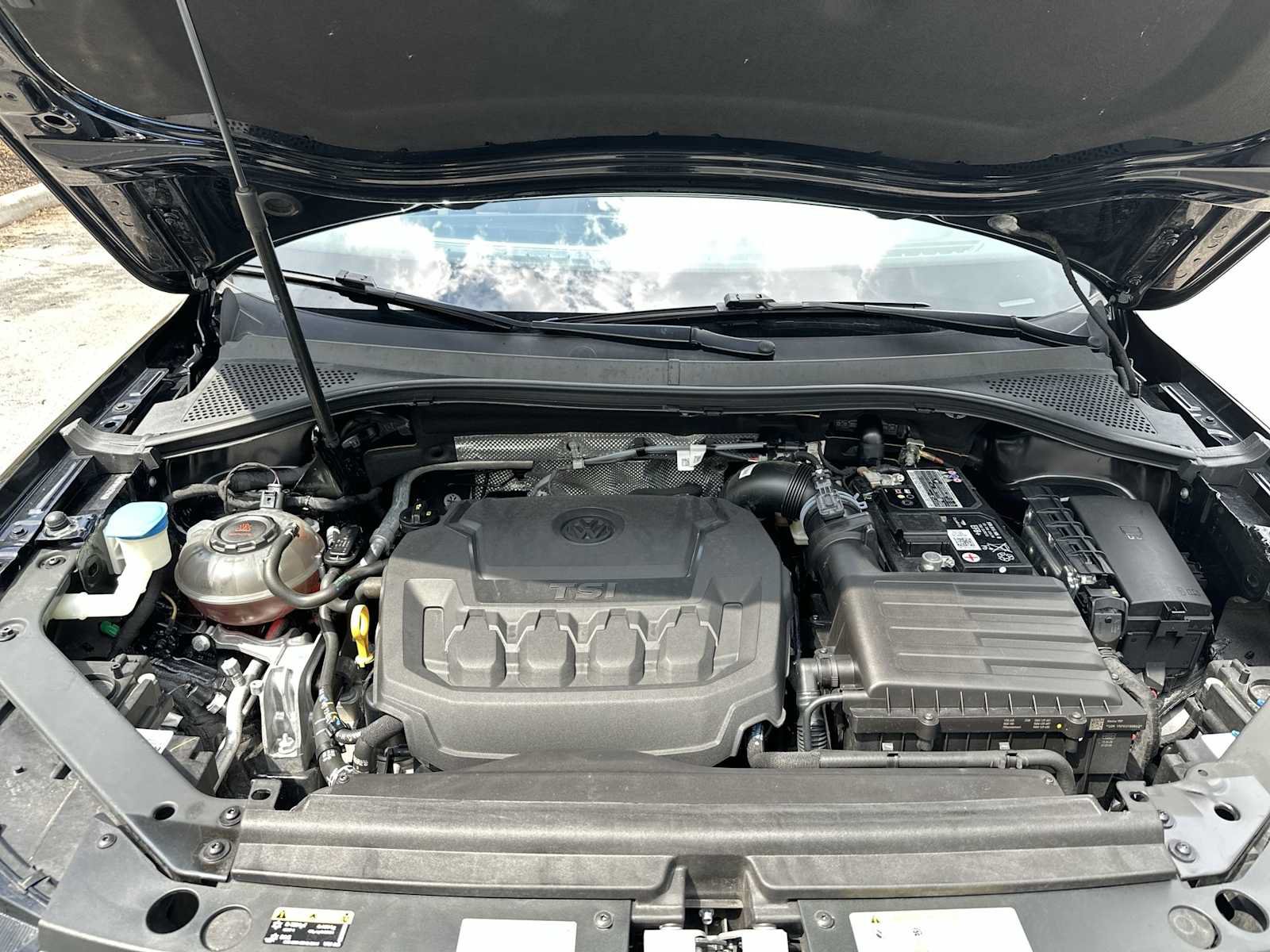 Used 2023 Volkswagen Tiguan SE FWD image 13