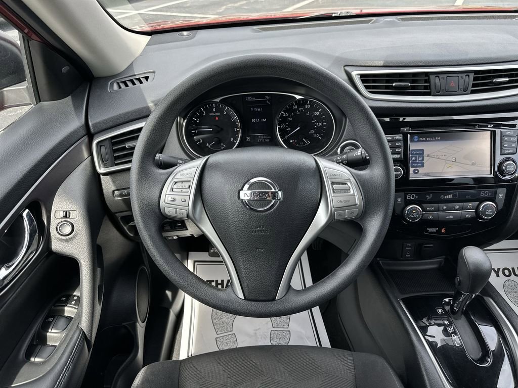 Used 2016 Nissan Rogue SV w/ SV Premium Package image 14