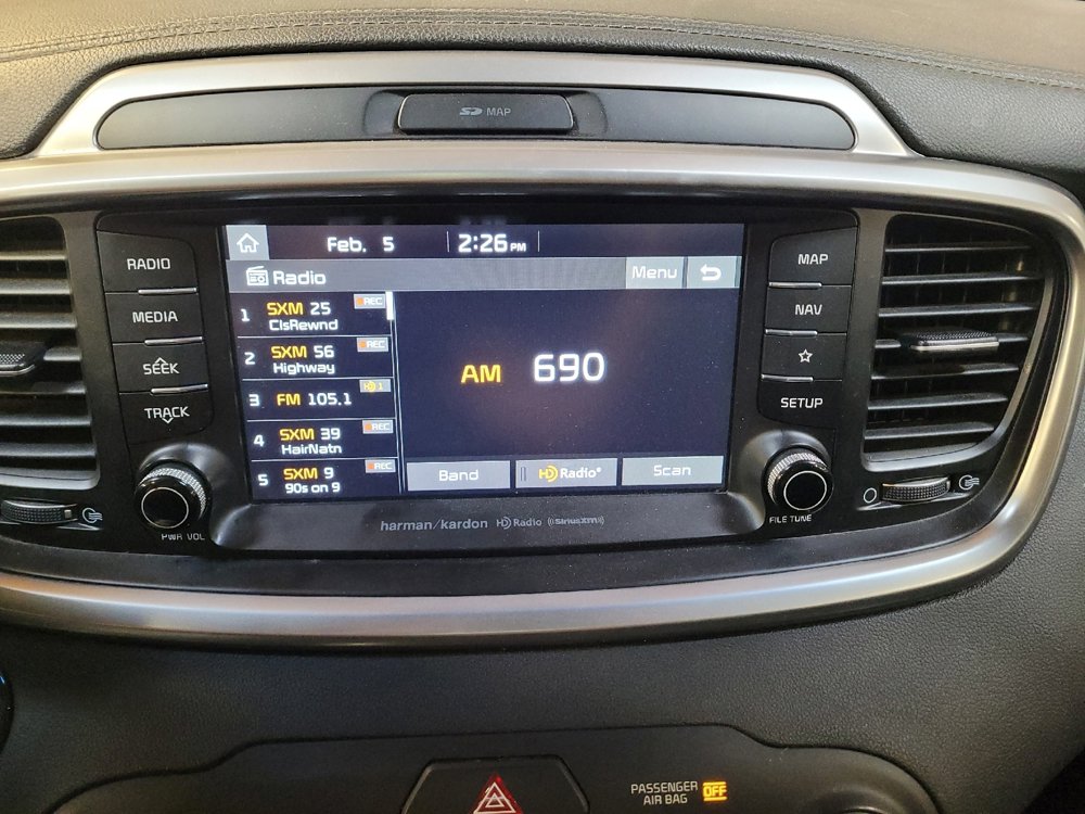 Used 2019 Kia Sorento SX image 25