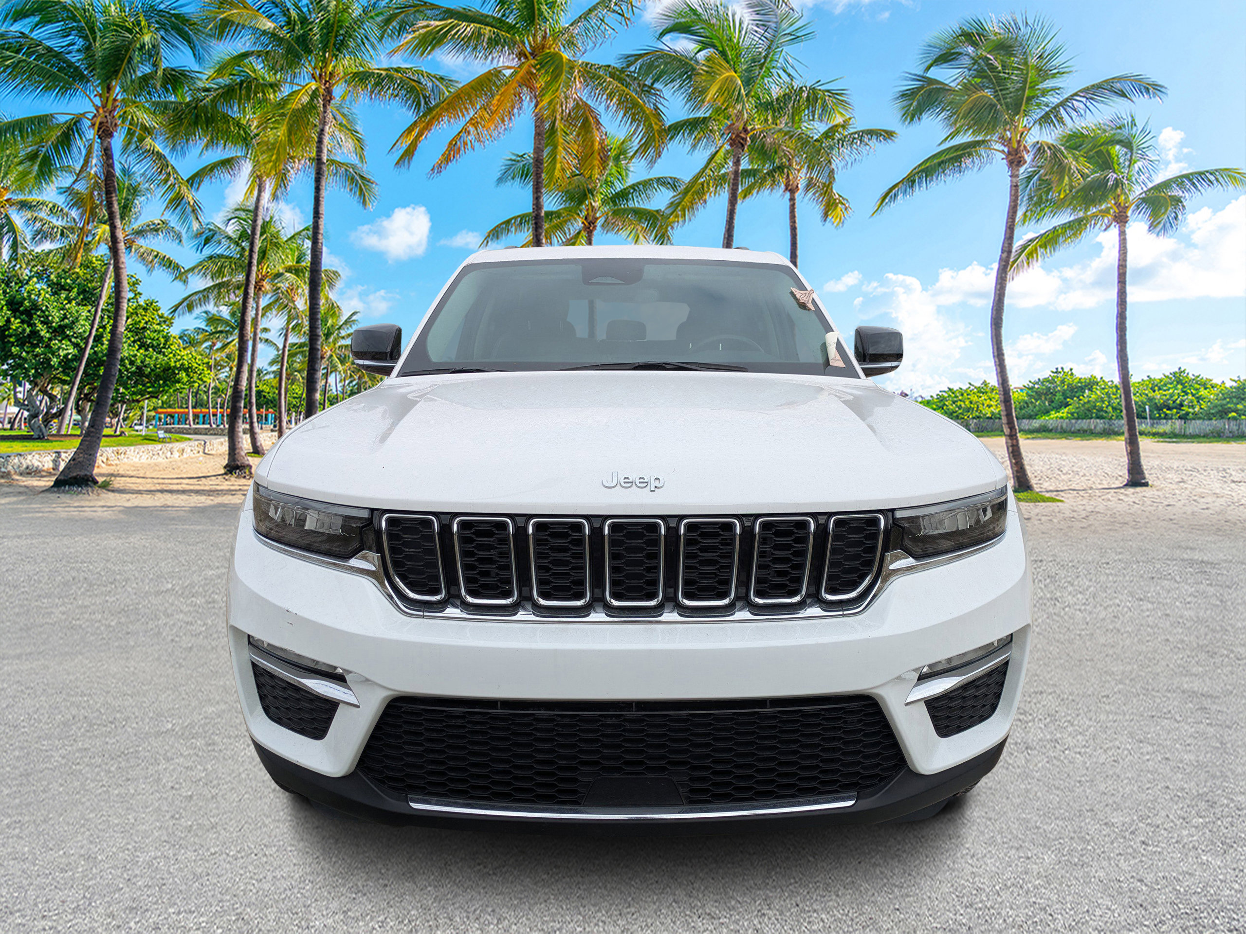 Used 2023 Jeep Grand Cherokee Limited AWD/4WD image 8