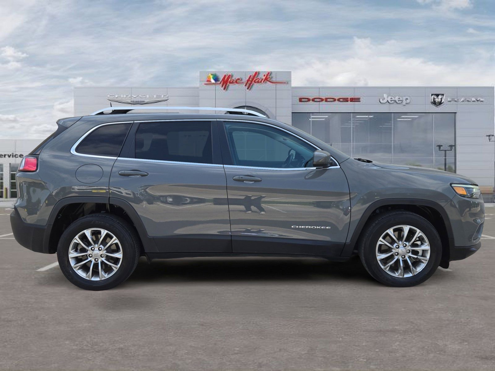 Used 2021 Jeep Cherokee Latitude Lux w/ Comfort/Convenience Group FWD image 4