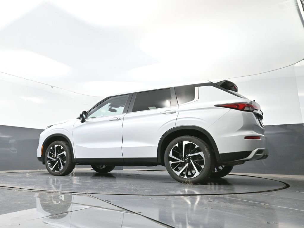 Used 2024 Mitsubishi Outlander SE image 55