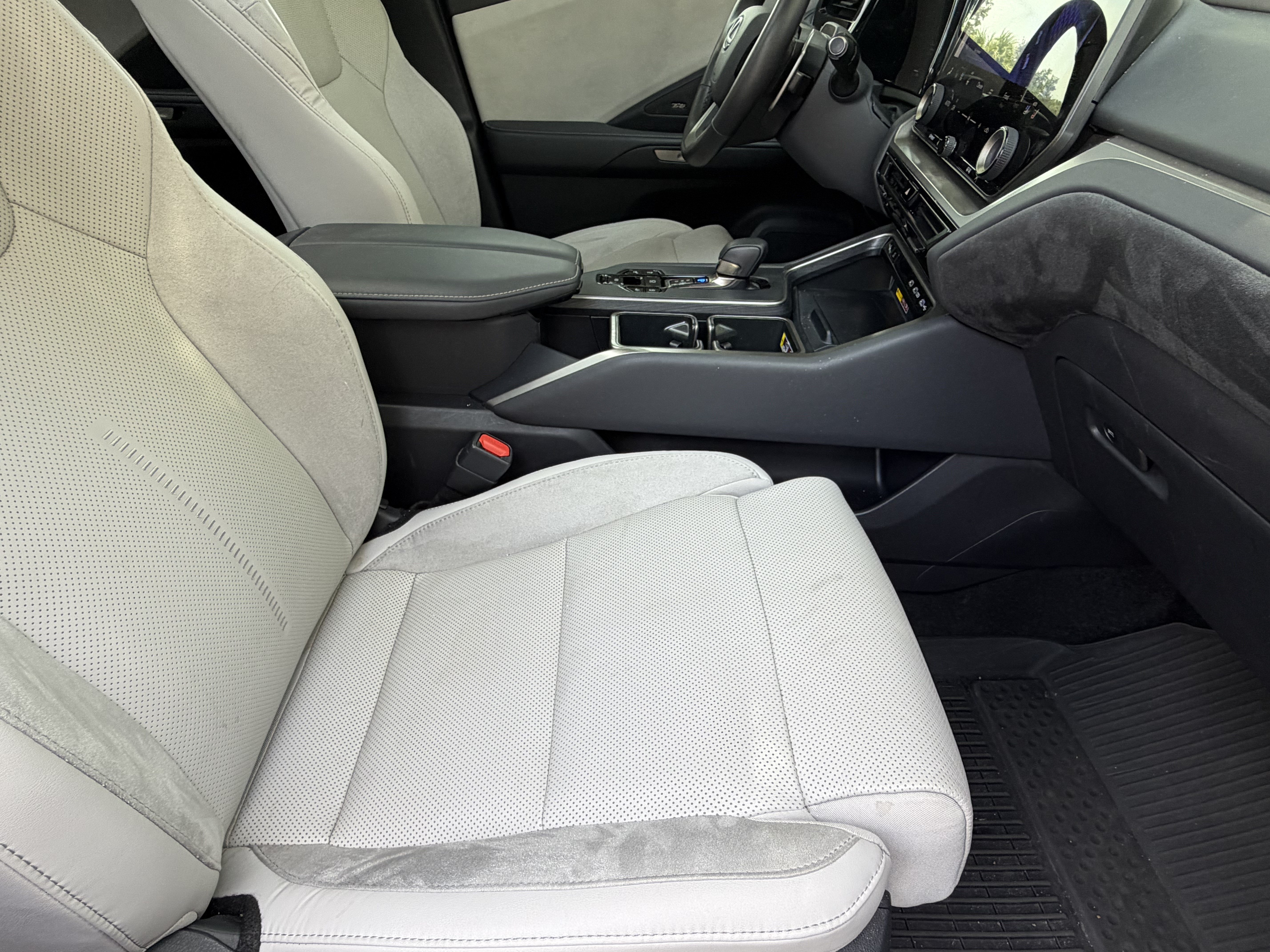 Used 2025 Lexus TX 350 AWD w/ Technology Package image 43