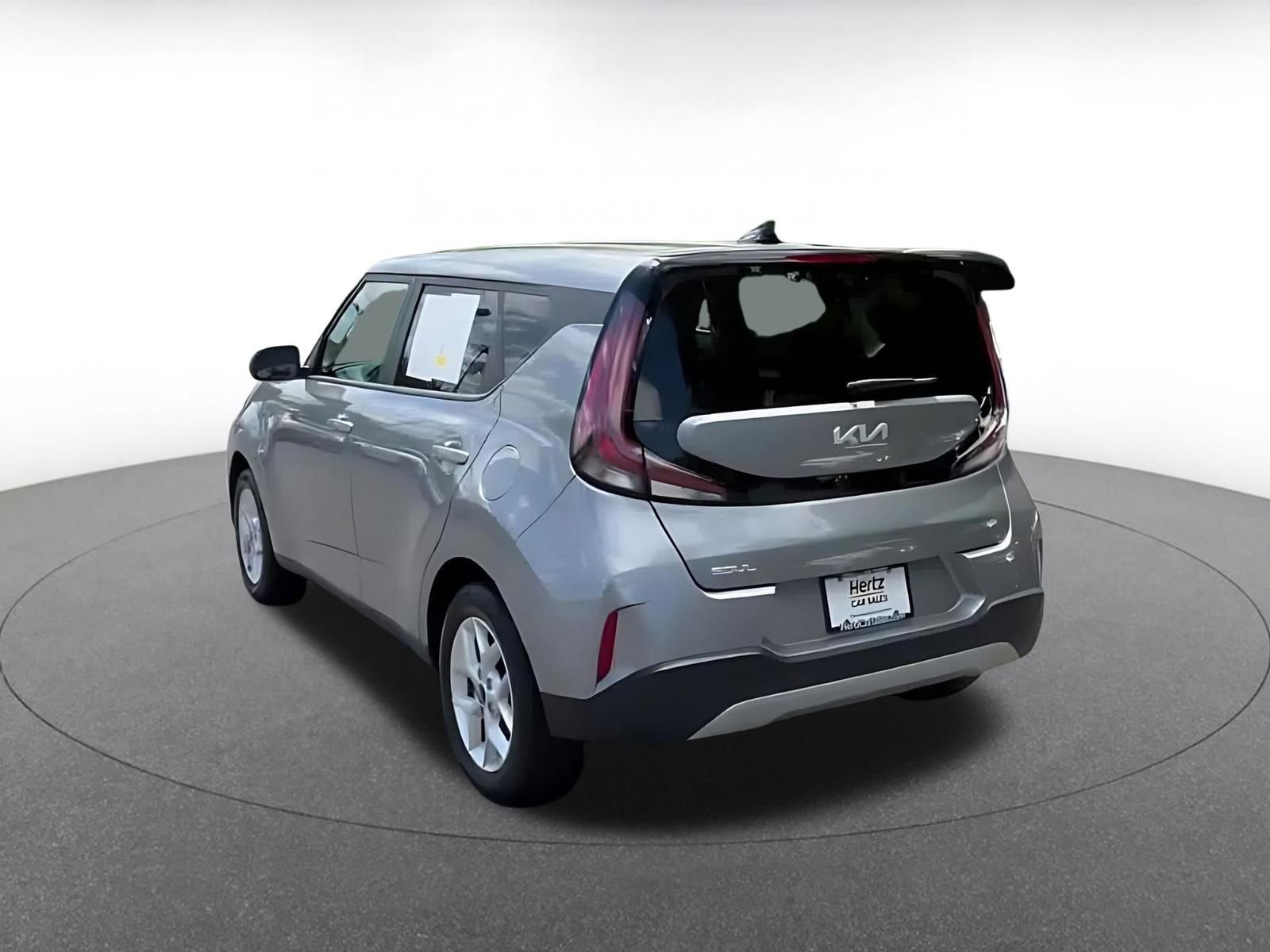 Used 2025 Kia Soul LX w/ LX Technology Package FWD image 11