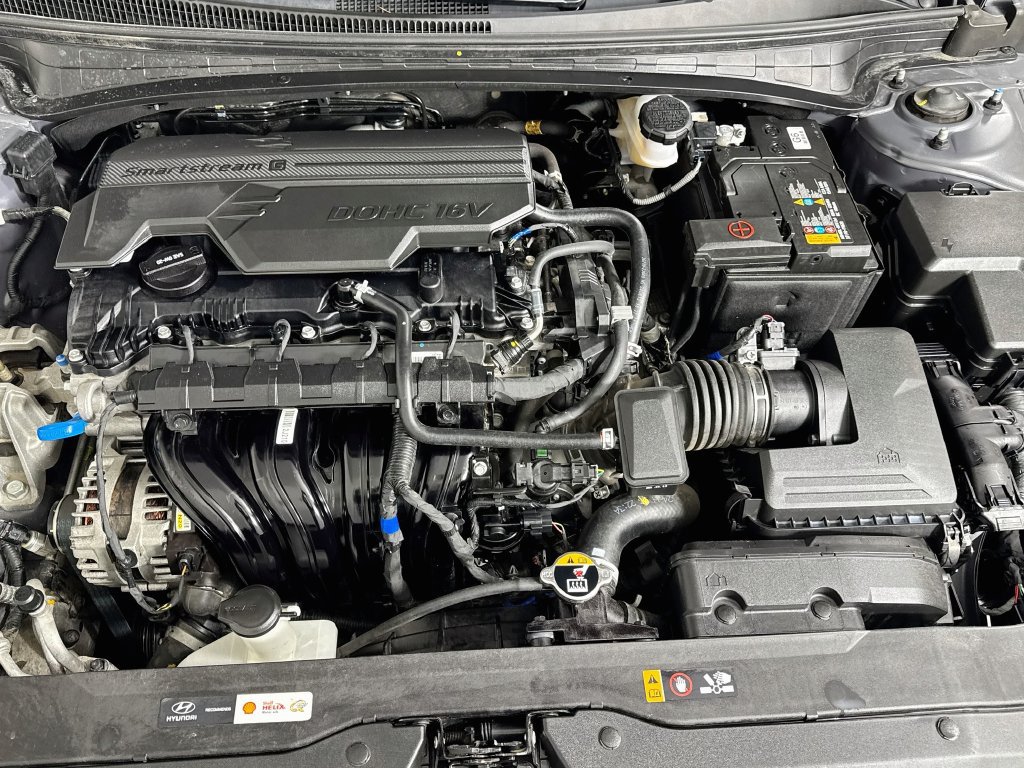 Used 2025 Hyundai Elantra SEL FWD image 18