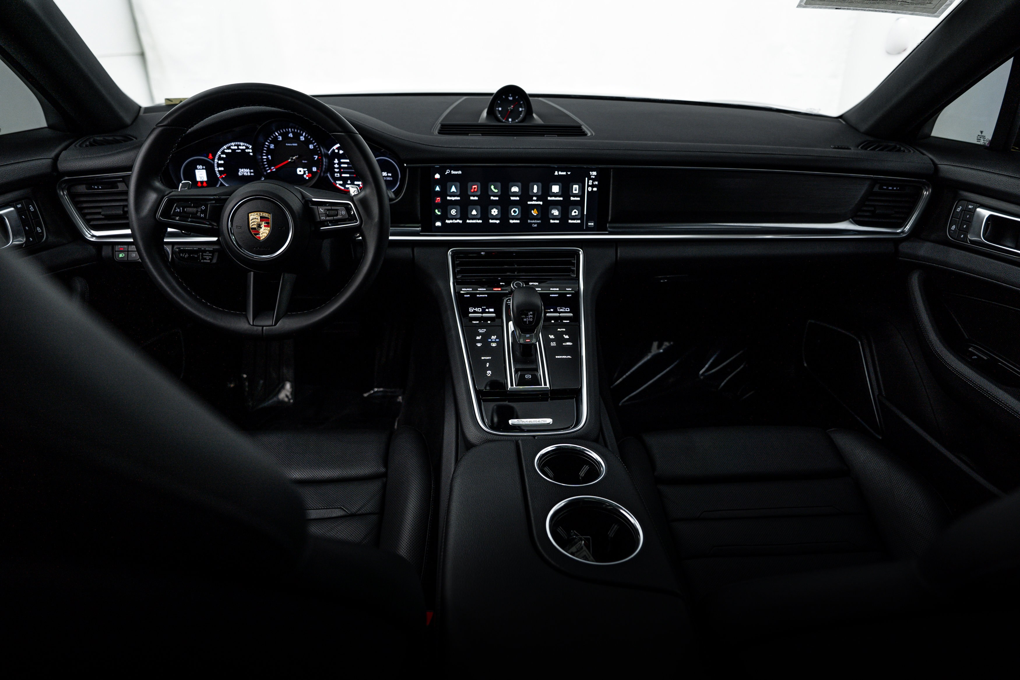 Certified 2023 Porsche Panamera 4 Platinum Edition AWD/4WD image 12