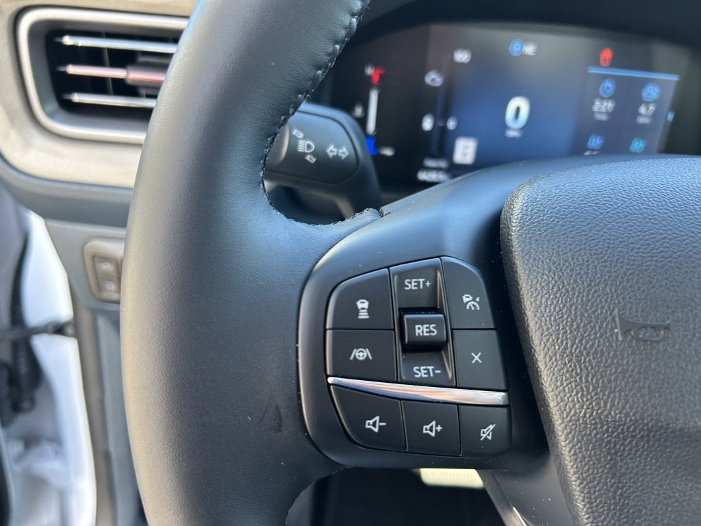 Used 2025 Ford Maverick Lariat w/ 4K Tow Package image 12