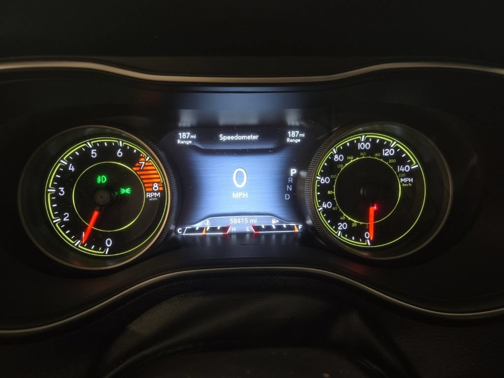 Used 2020 Jeep Cherokee Trailhawk AWD/4WD image 11
