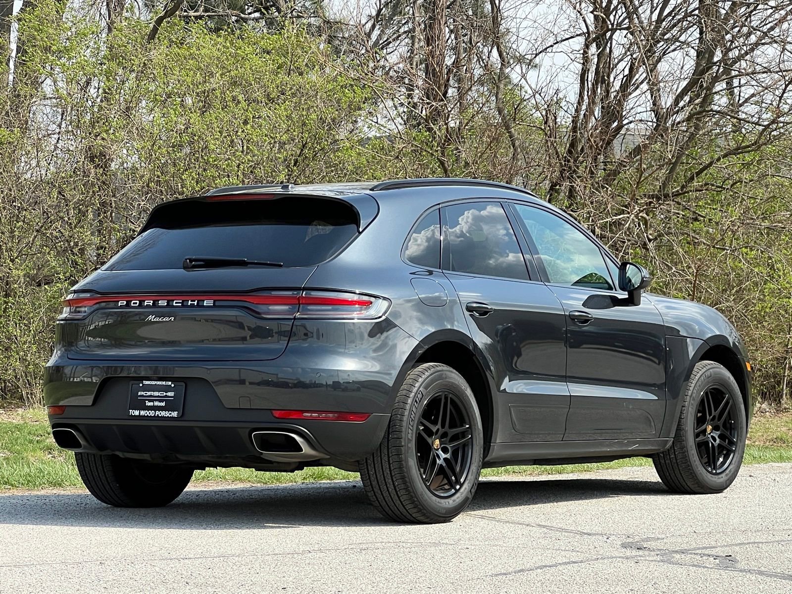 Certified 2020 Porsche Macan image 6