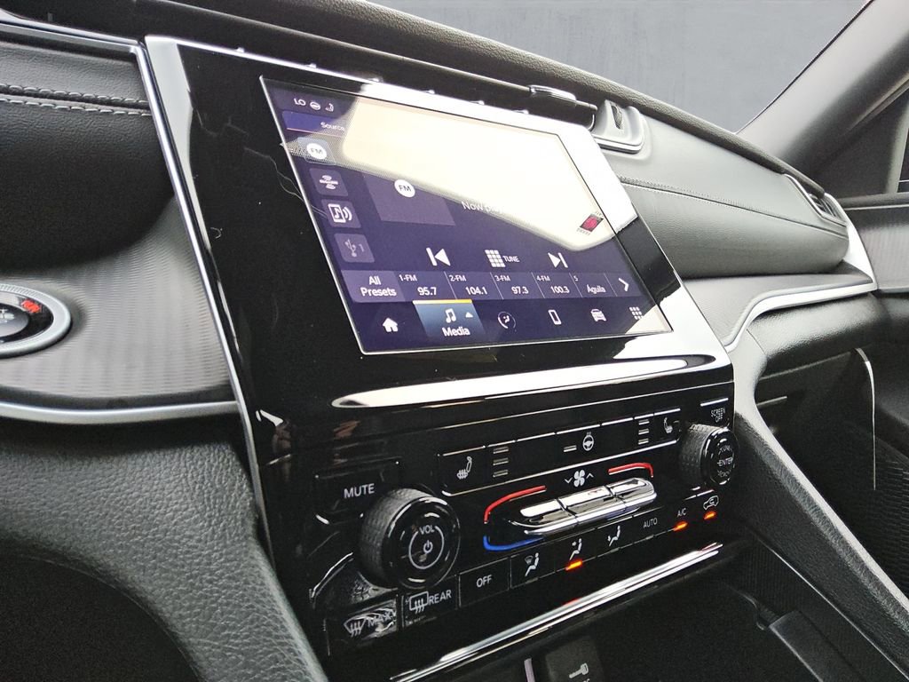 New 2025 Jeep Grand Cherokee L Altitude image 20