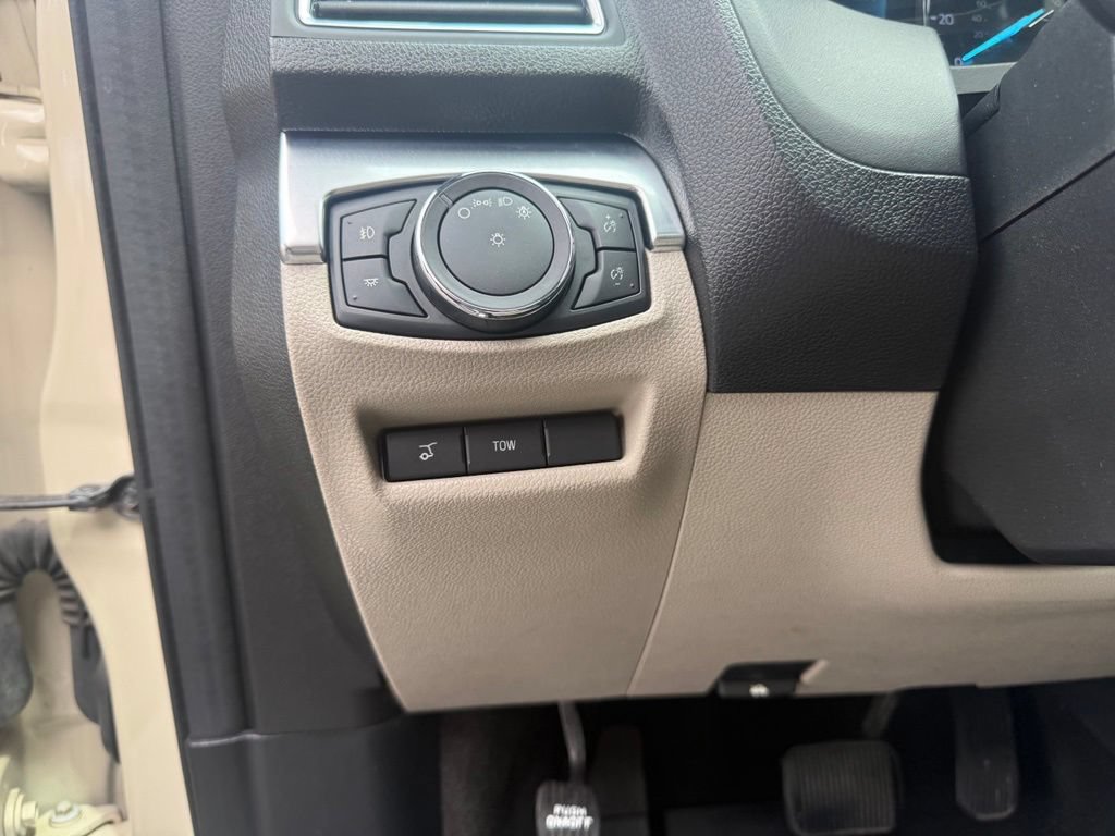 Used 2018 Ford Explorer Limited w/ Ford Safe & Smart Package AWD/4WD image 22