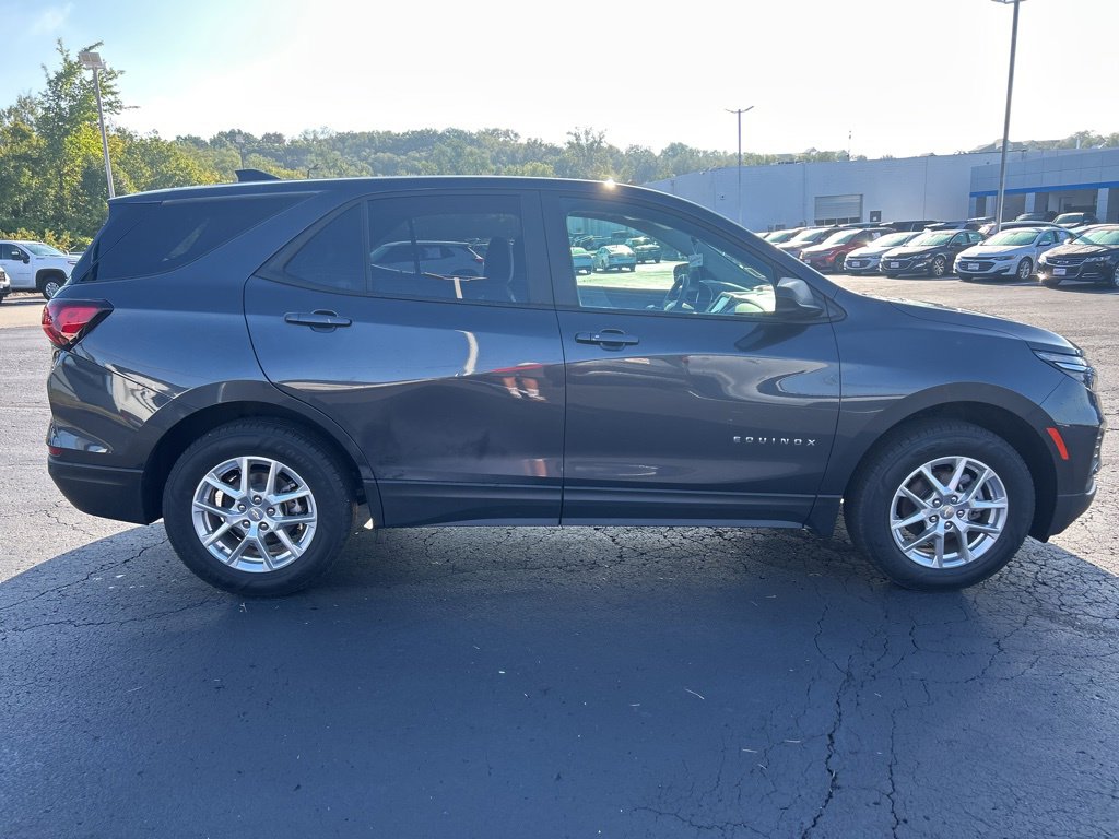 Used 2022 Chevrolet Equinox LS image 5