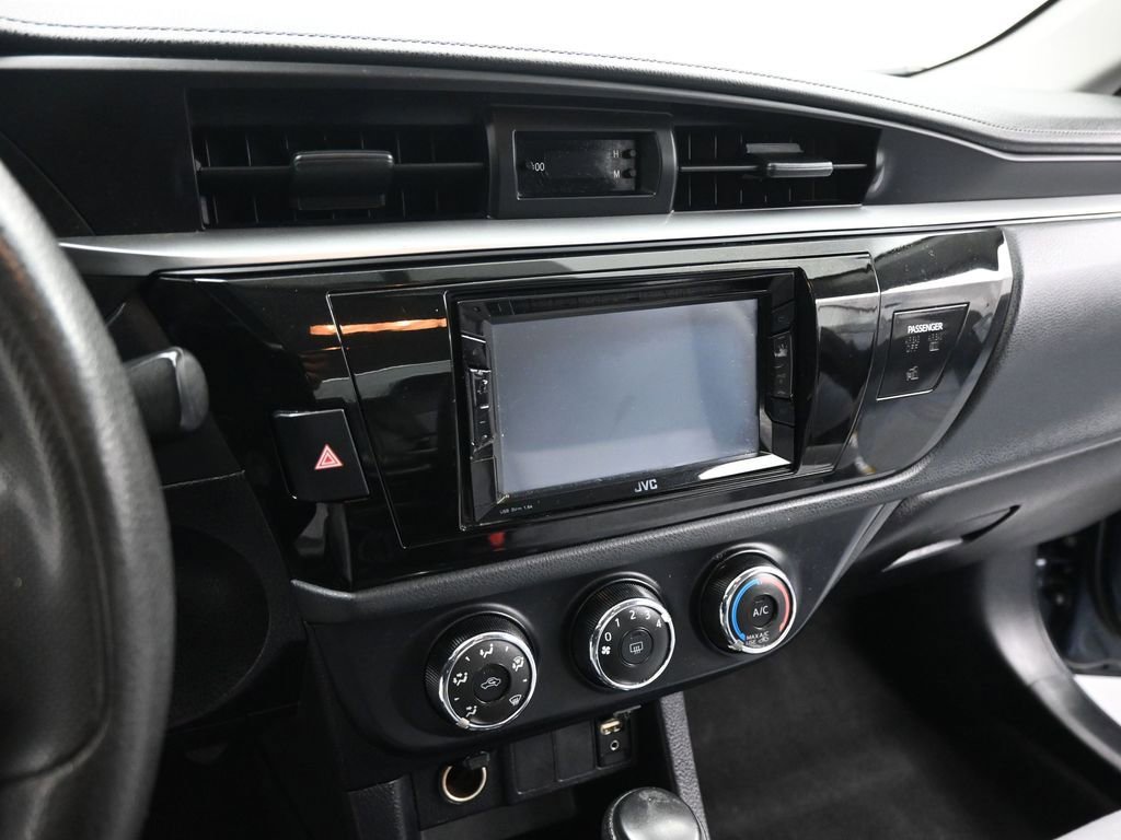 Used 2015 Toyota Corolla L image 11