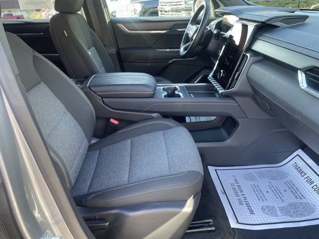 Used 2025 GMC Acadia Elevation image 28