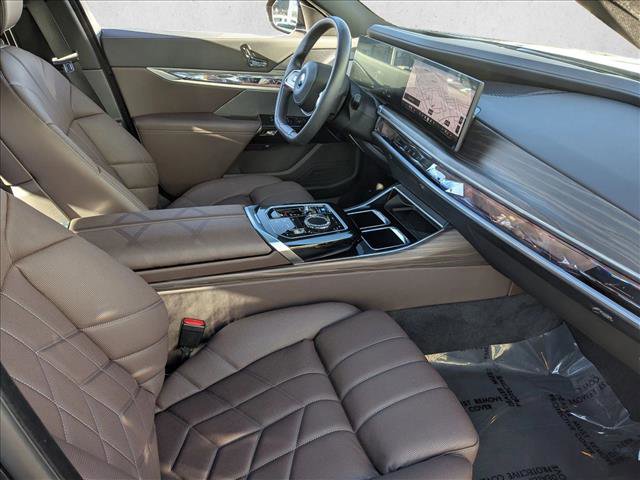 Certified 2024 BMW i7 xDrive60 w/ Executive Package image 24