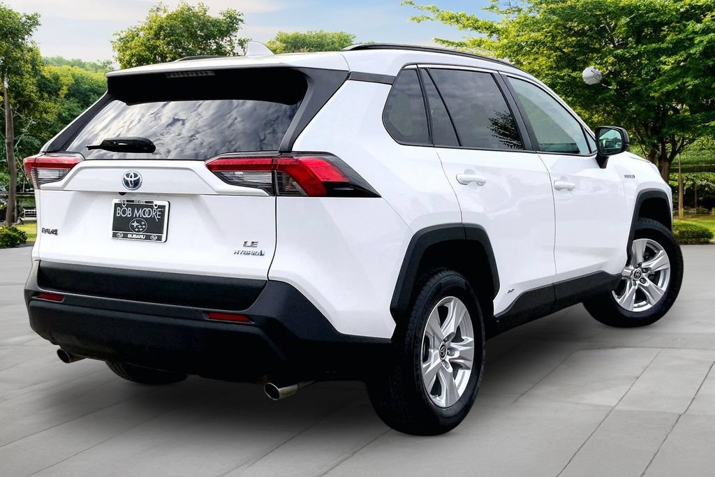 Used 2021 Toyota RAV4 LE AWD/4WD image 6