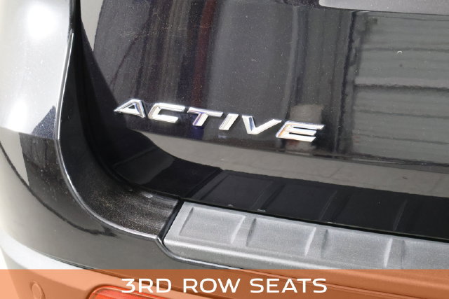 Used 2025 Ford Explorer Active w/ Active Comfort Package AWD/4WD image 9
