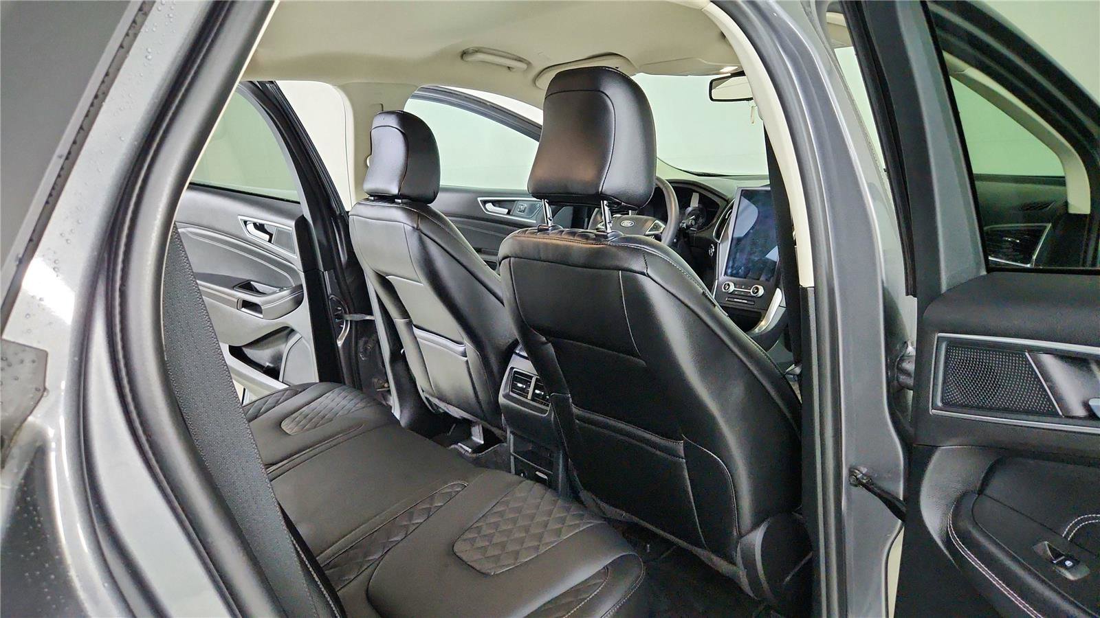 Used 2024 Ford Edge Titanium image 33