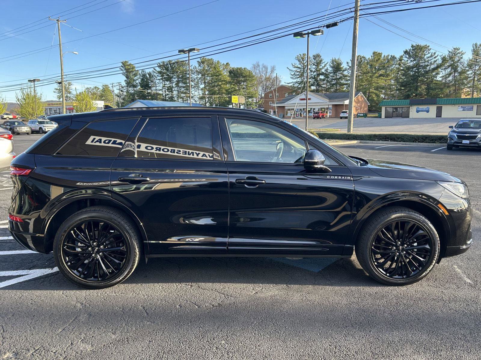 Used 2025 Lincoln Corsair AWD w/ Equipment Group 101A image 9