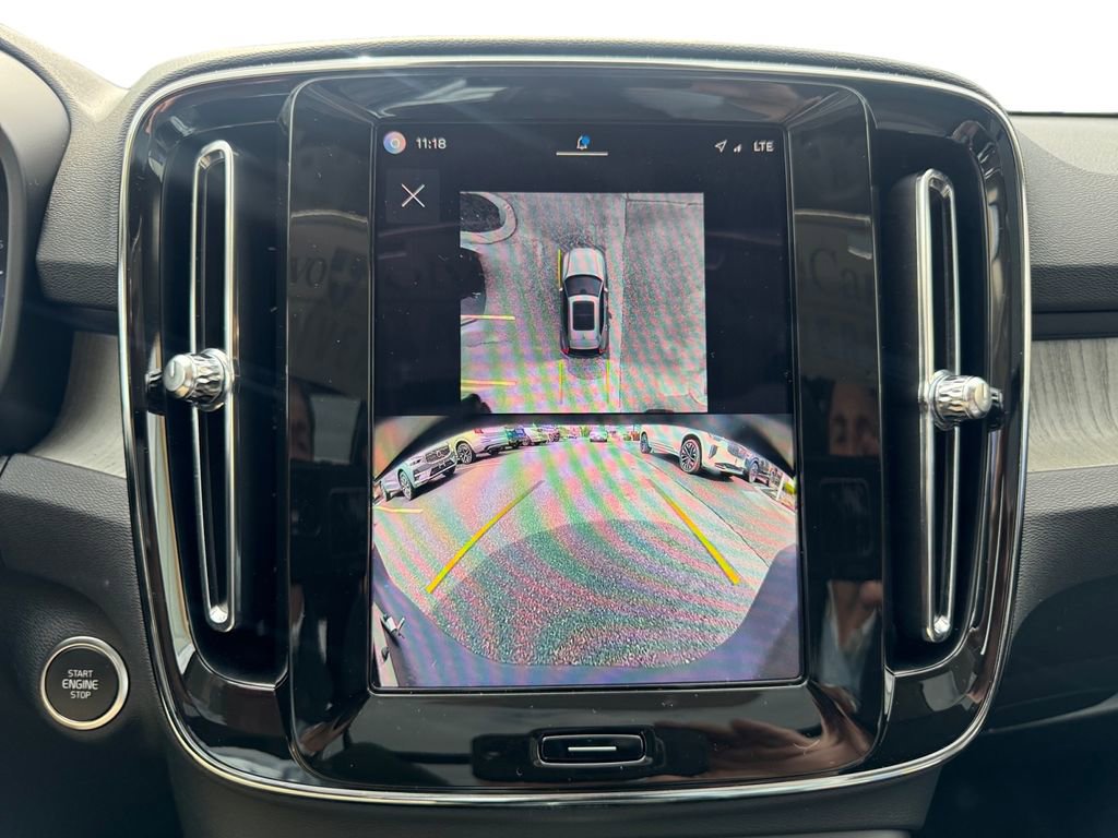 Certified 2025 Volvo XC40 B5 Plus image 21
