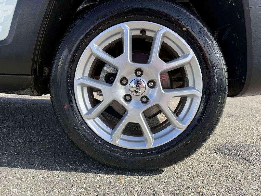 Used 2022 Jeep Renegade Sport w/ Sport Appearance Group image 11