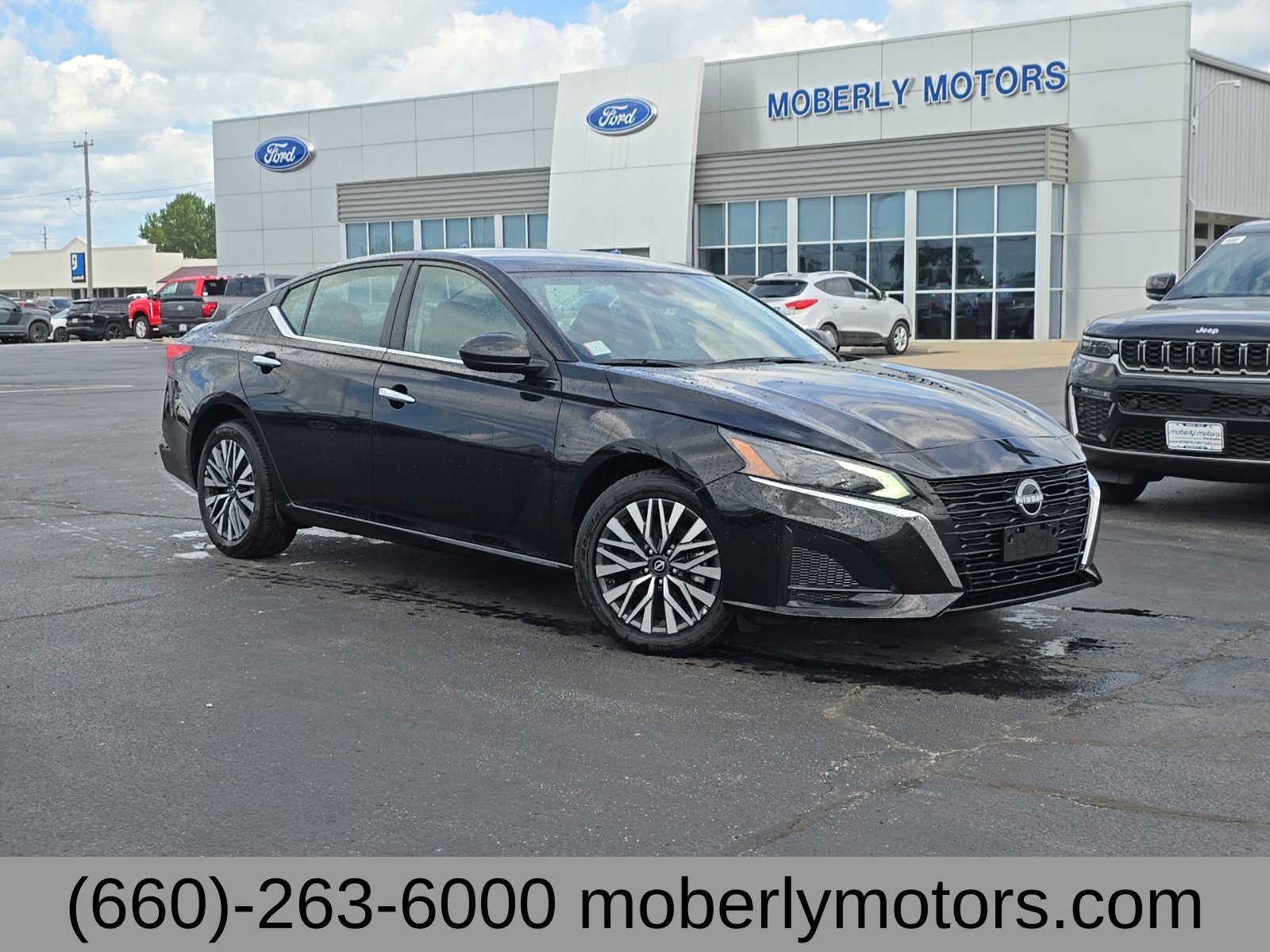 Used 2025 Nissan Altima 2.5 SV AWD/4WD image 1