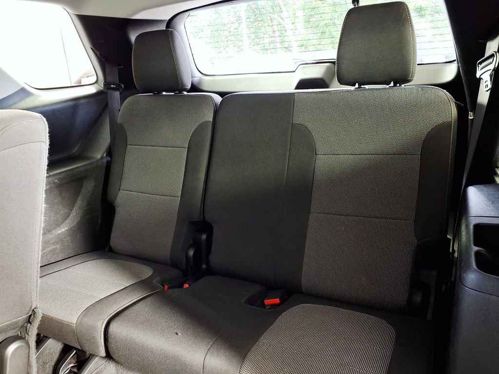 Used 2020 Chevrolet Traverse LS FWD image 9