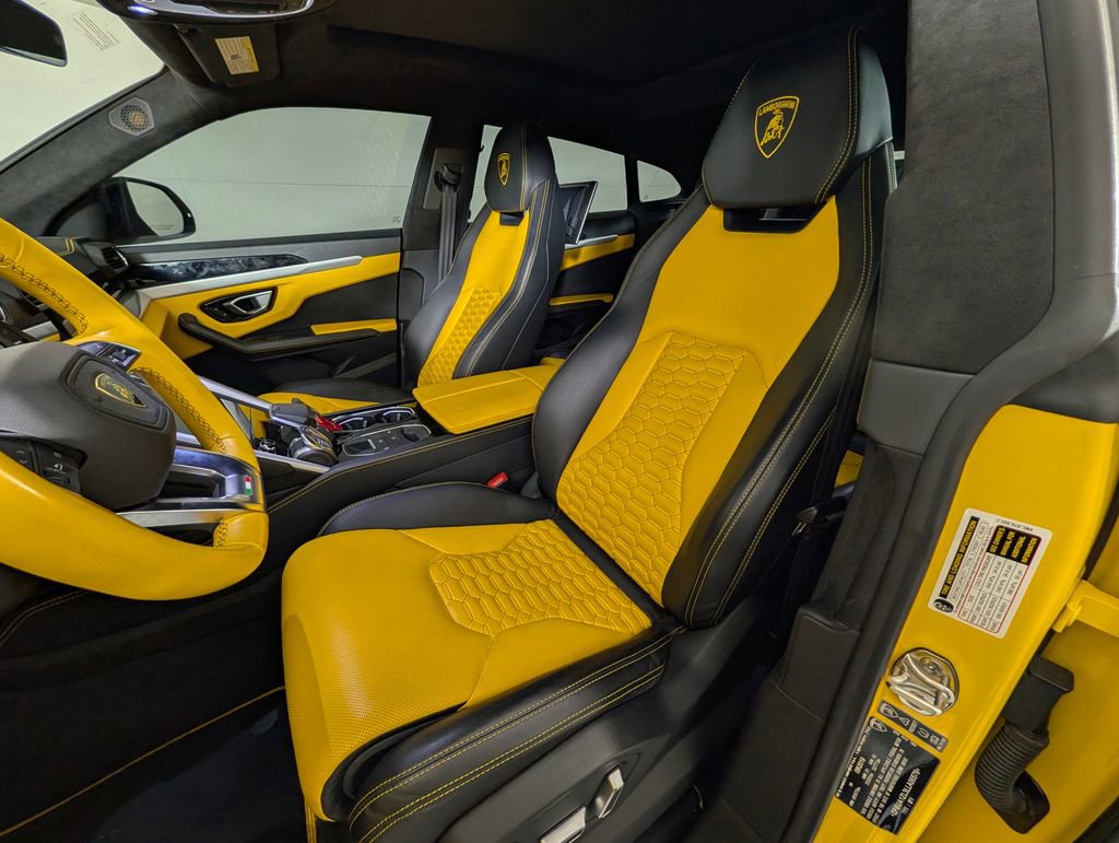 Used 2020 Lamborghini Urus AWD/4WD image 5