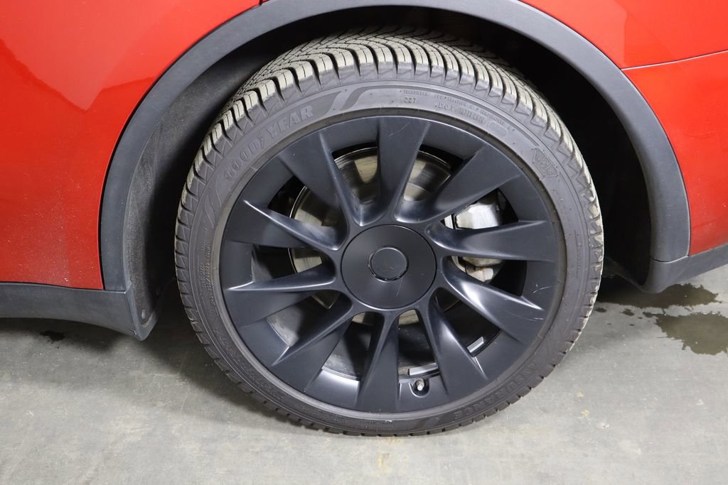 Used 2023 Tesla Model Y Long Range AWD/4WD image 46