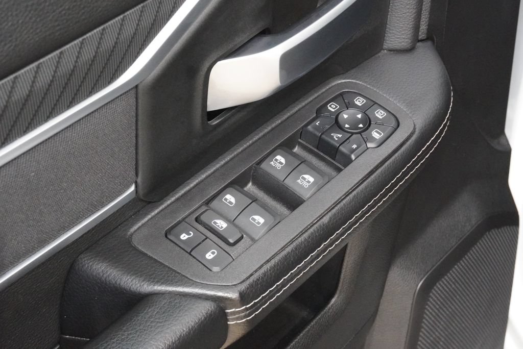 Used 2025 RAM 2500 Big Horn AWD/4WD image 26