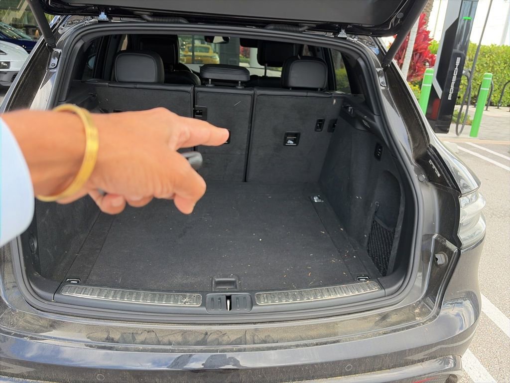 Certified 2024 Porsche Macan GTS image 13