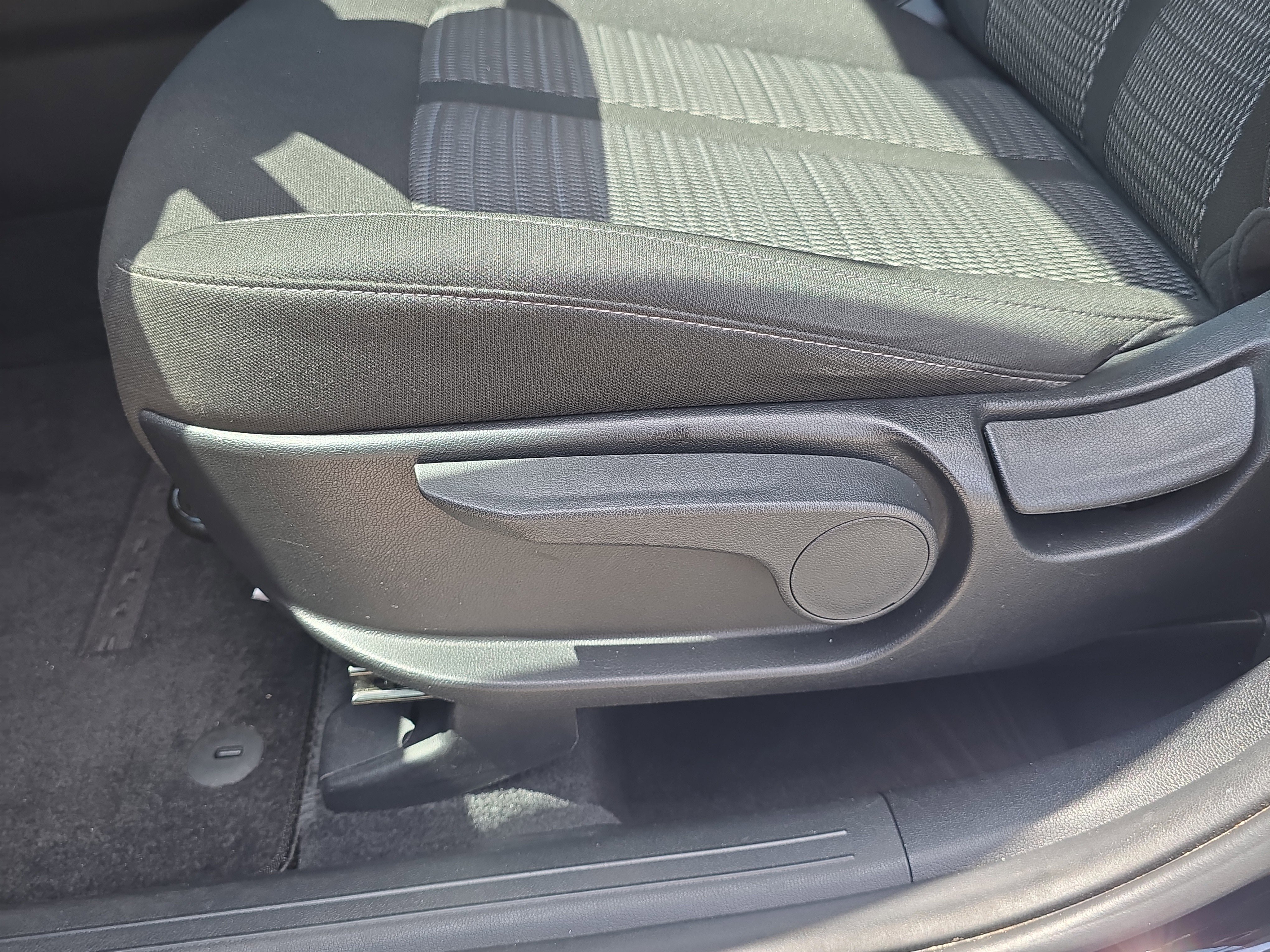 Certified 2023 Kia Sorento LX FWD image 21