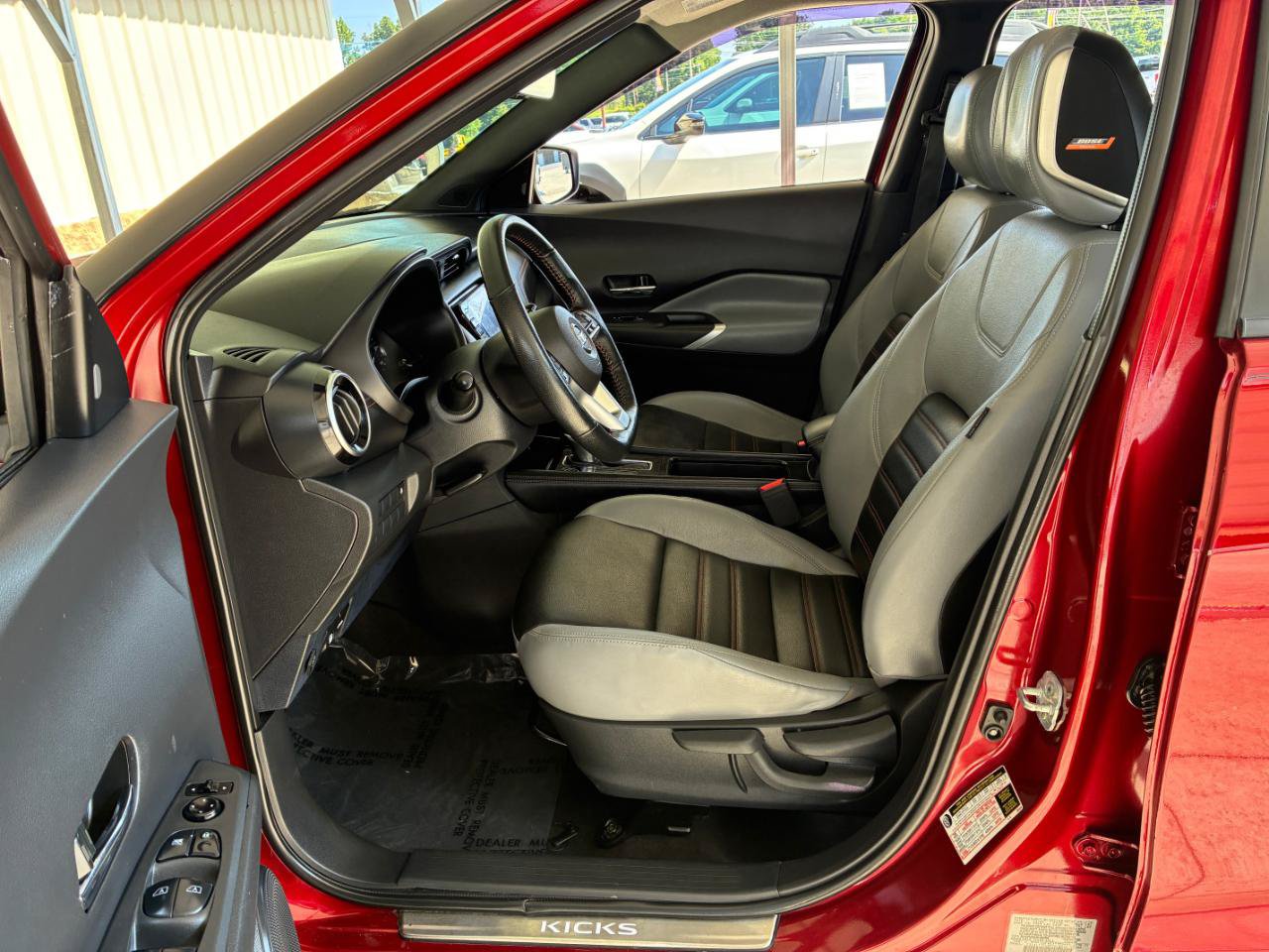 Used 2021 Nissan Kicks SR w/ SR Premium Package FWD image 11