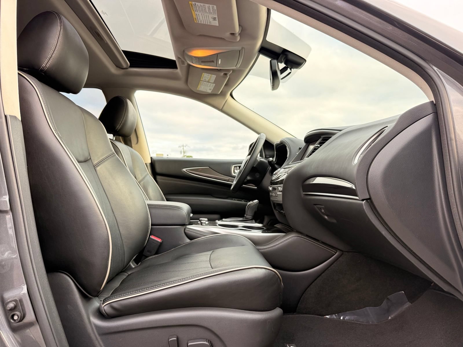Used 2017 INFINITI QX60 Luxe w/ Premium Plus Package AWD/4WD image 26