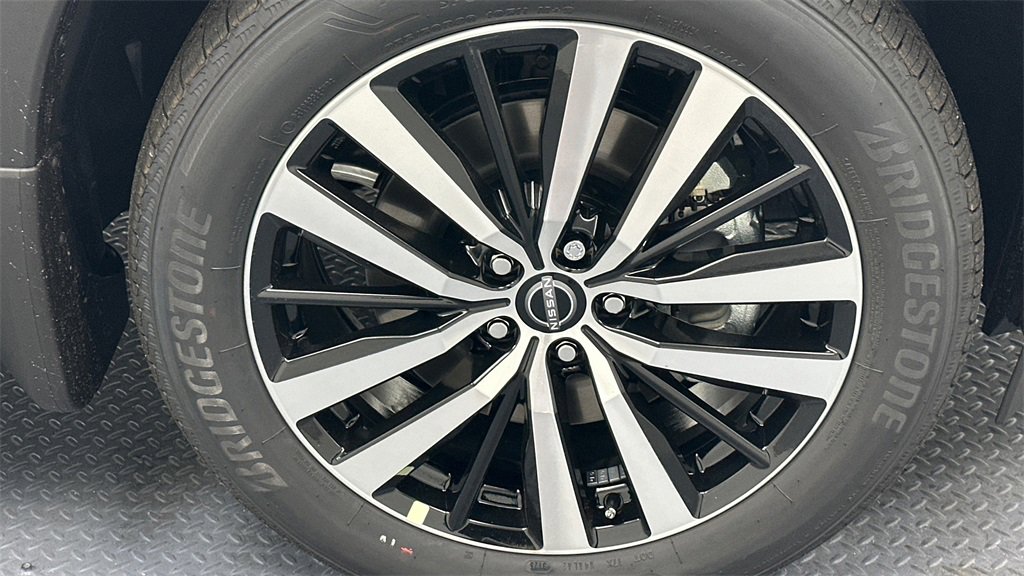 New 2025 Nissan Pathfinder Platinum w/ Cargo Package image 22