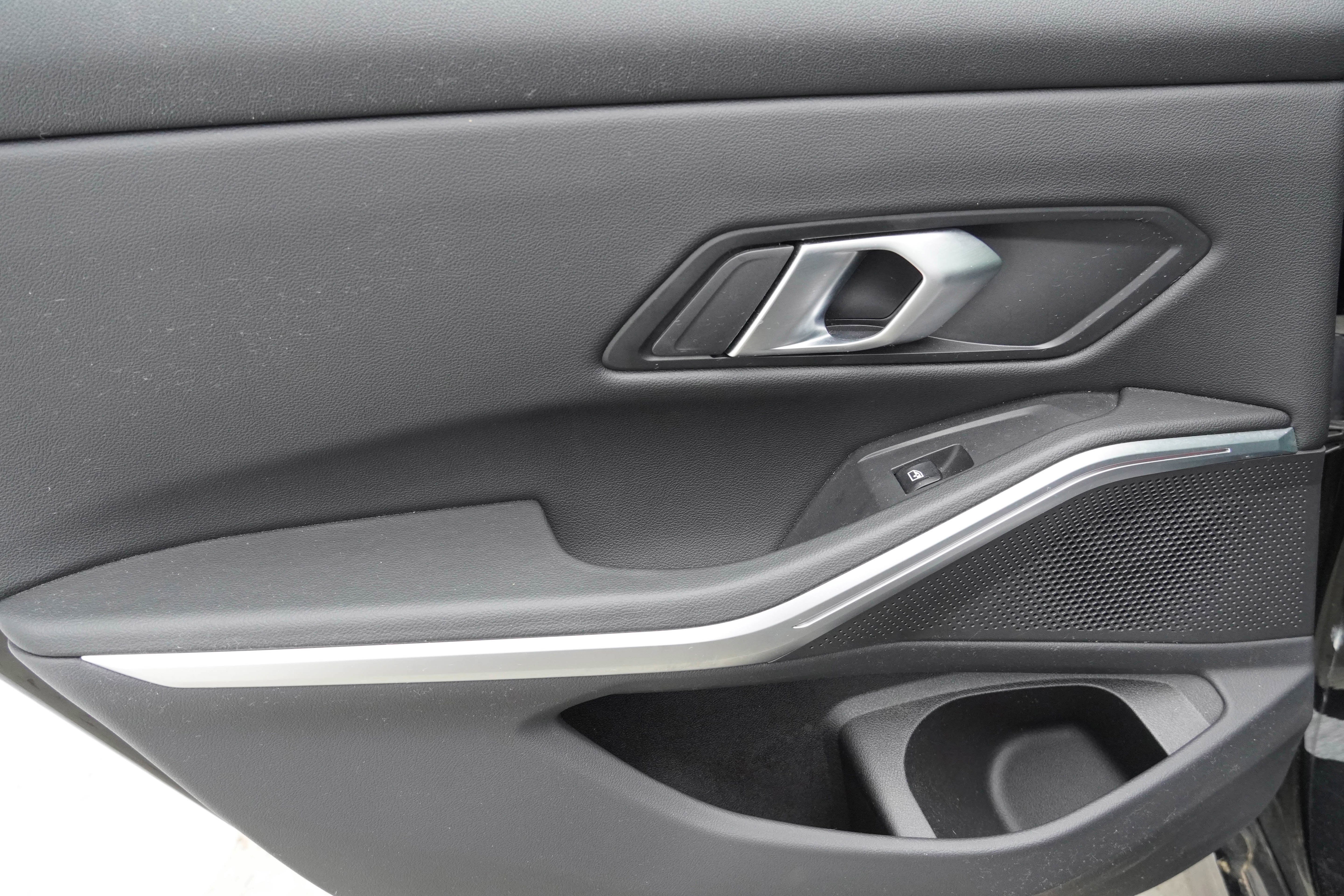Certified 2025 BMW 330i Sedan RWD image 31