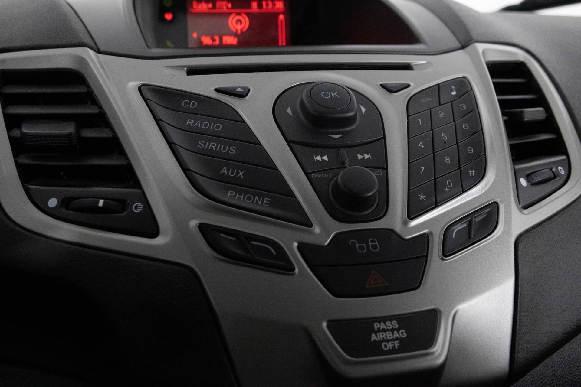 Used 2012 Ford Fiesta SE image 22