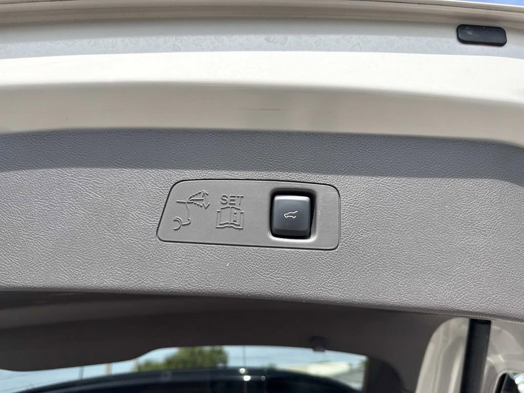 Used 2021 Lincoln Corsair FWD w/ Equipment Group 101A image 12