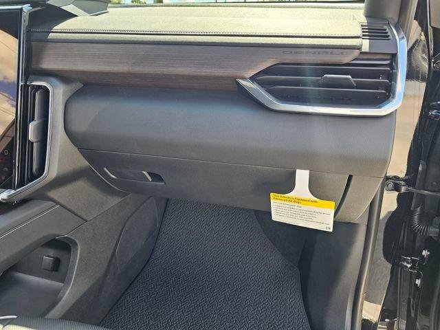 New 2026 GMC Acadia Denali w/ Super Cruise Package FWD image 22