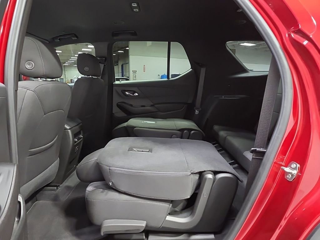 Used 2023 Chevrolet Traverse LT image 36