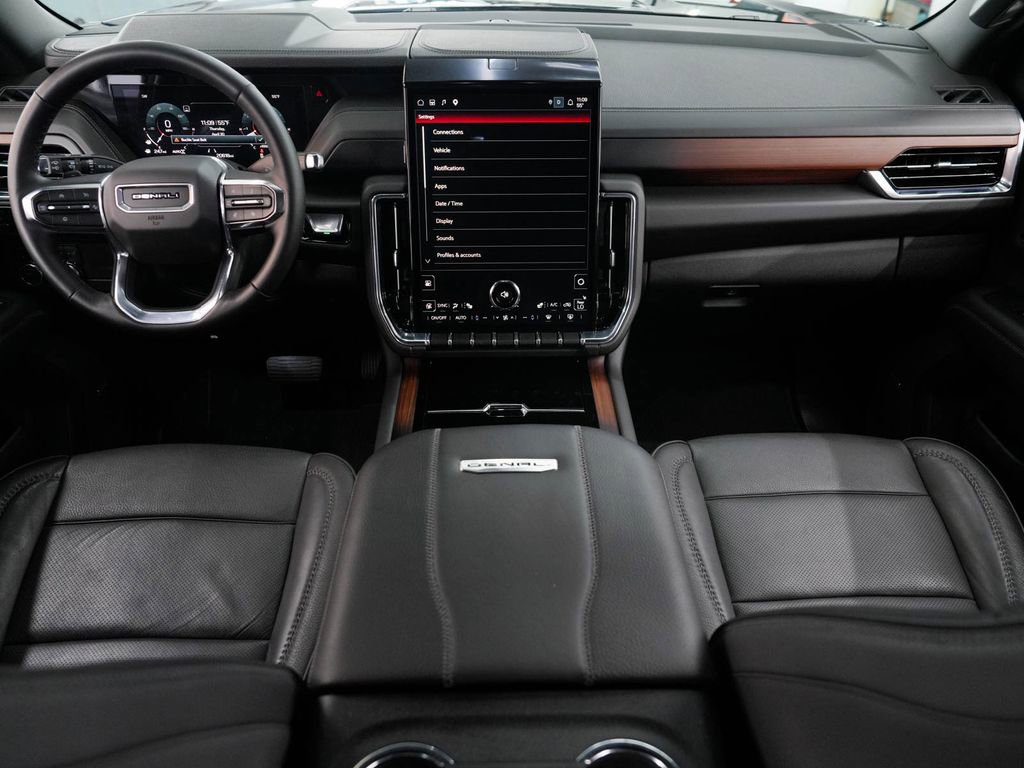 Used 2025 GMC Yukon XL Denali AWD/4WD image 38