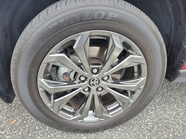 Used 2023 Toyota RAV4 XLE Premium image 17