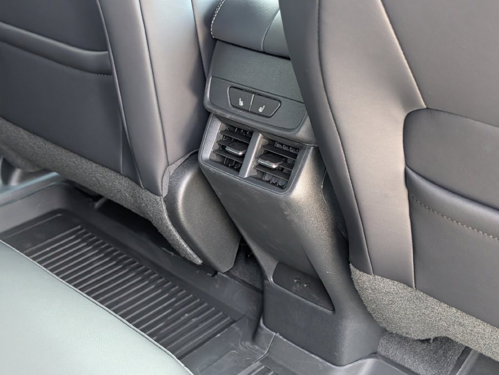 New 2027 GMC Terrain Elevation w/ Elevation Premium Package FWD image 30