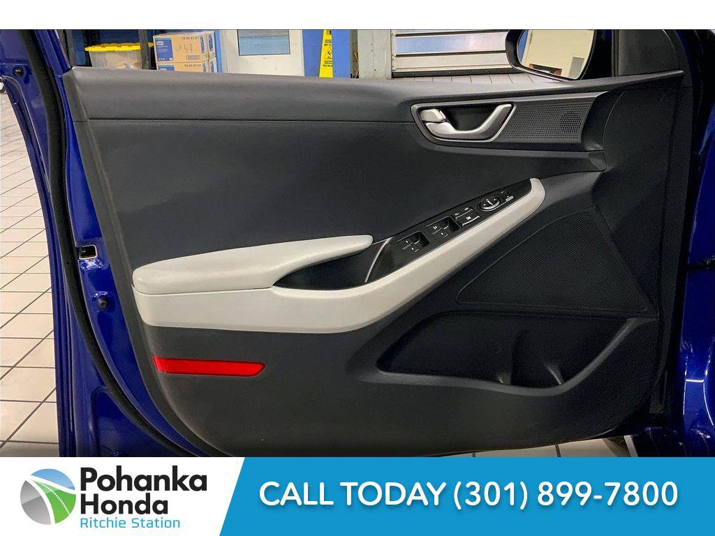 Used 2022 Hyundai Ioniq SE image 25
