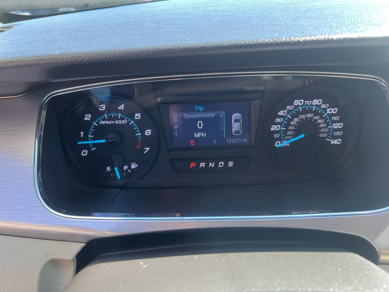 Used 2017 Ford Taurus SEL image 12