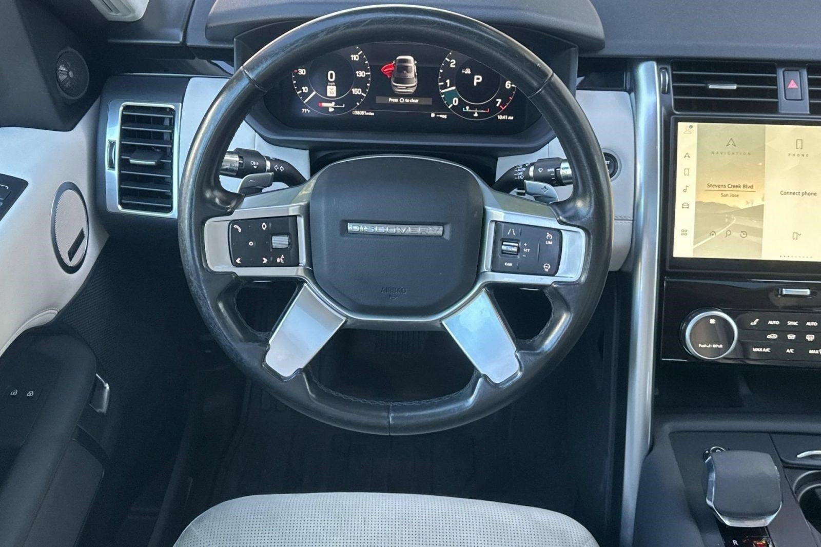 Used 2022 Land Rover Discovery S AWD/4WD image 17